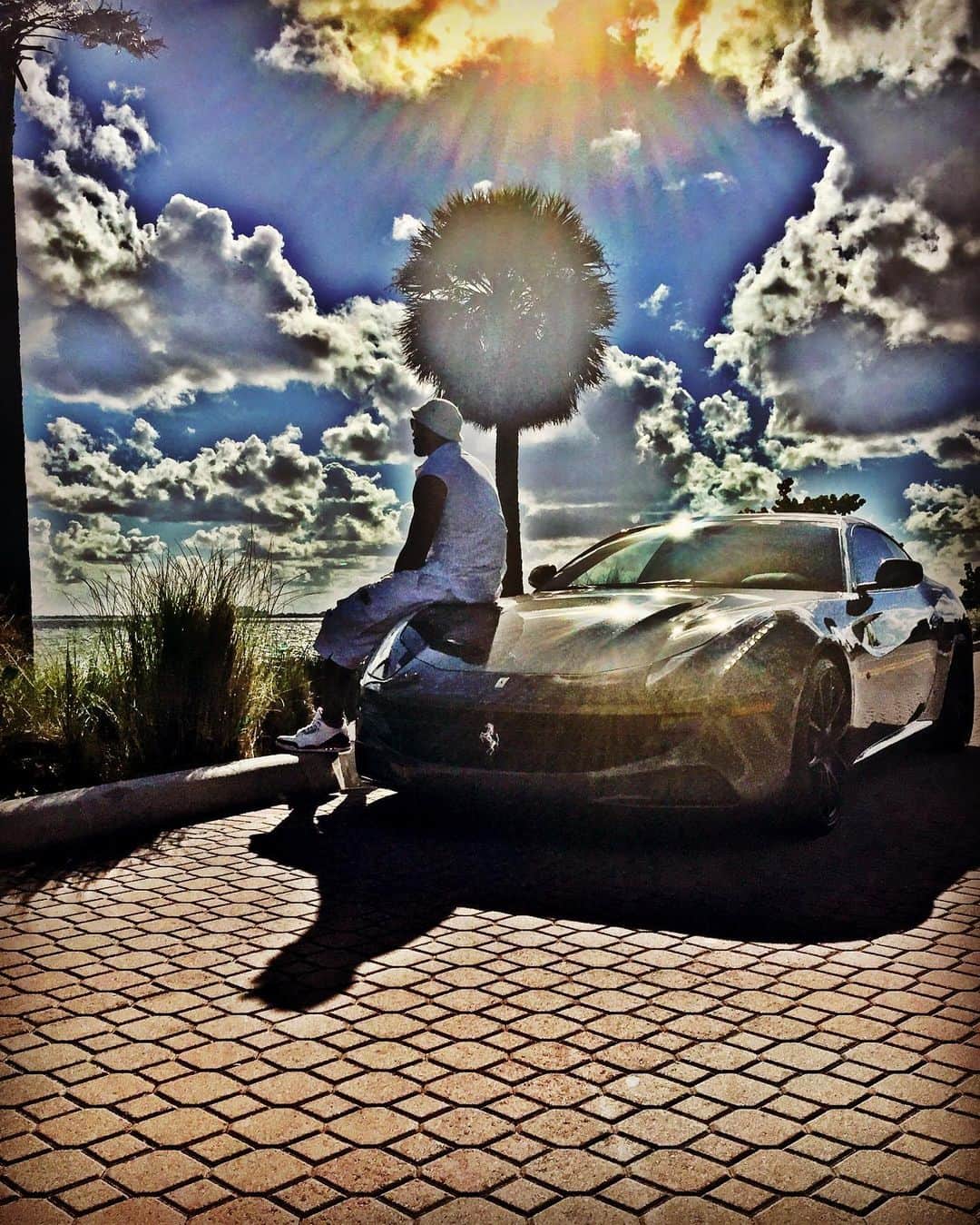 カルロス・ブーザーのインスタグラム：「It’s On YOU To Get Where YOU Want To Be... YOU Are 100% In Charge Of Your Choices... The Choices You Make Today, Determine Your Tomorrow!!! Choose Wisely!!!! #HOLDAT」