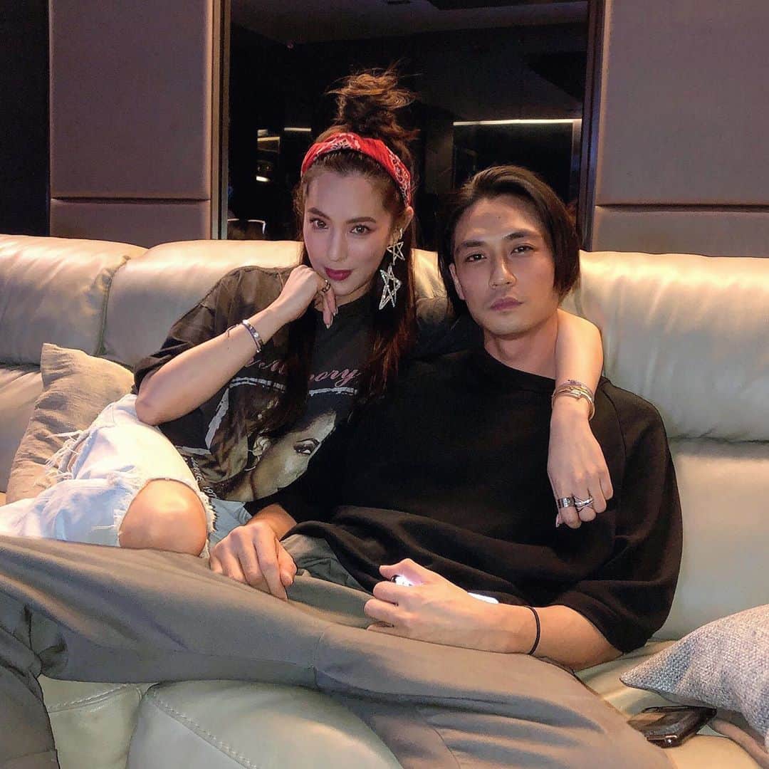アリッサのインスタグラム：「BROS 4 LYFE... where r u @hubertczc? we miss u!!! x」
