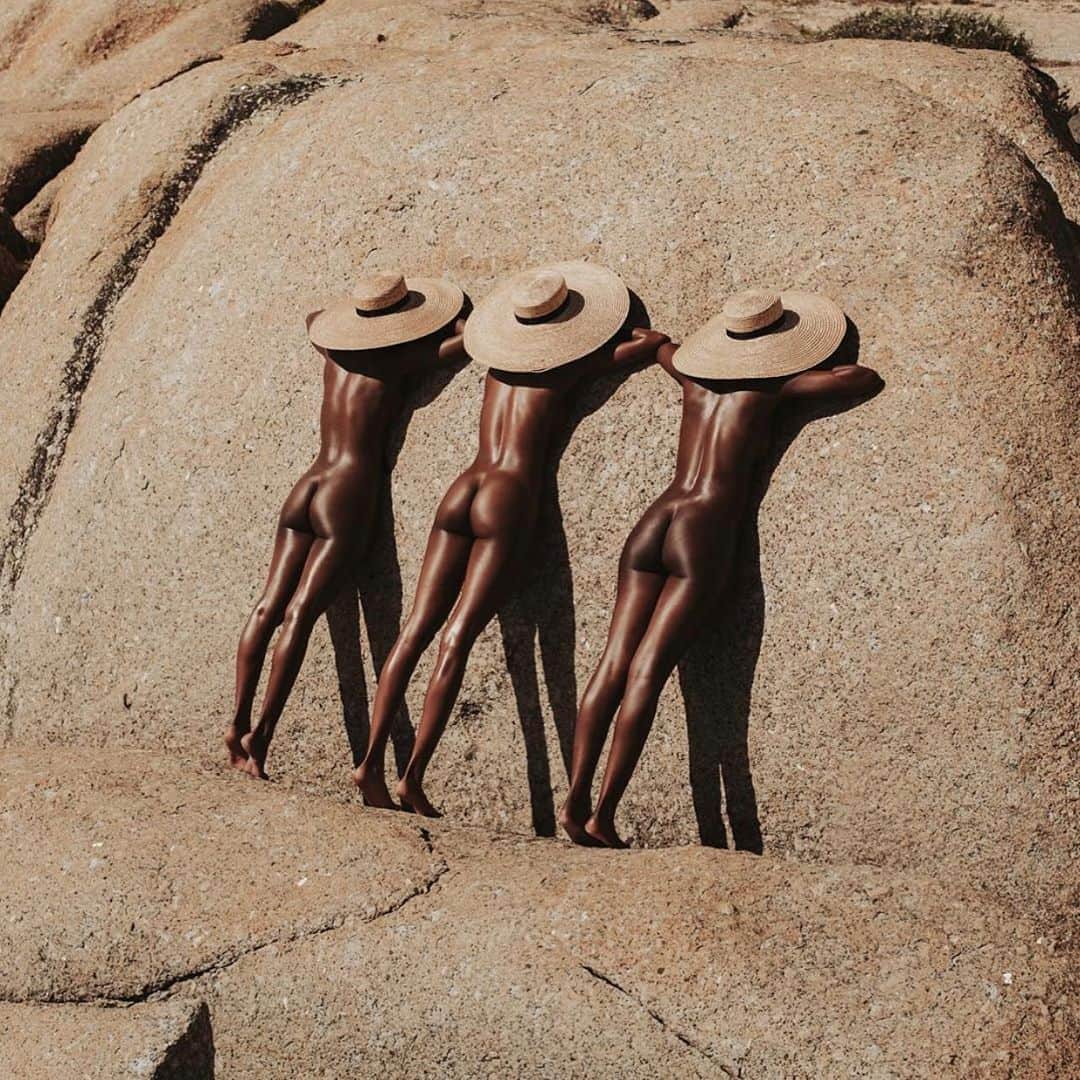 タイタス・マキン・ジュニアのインスタグラム：「Heavy melanin mood • • #photography #art #body #melanin  big fan of this photographer. beautiful portrait by @michaeloliverlove captures the story of skin phenomenally ✨」