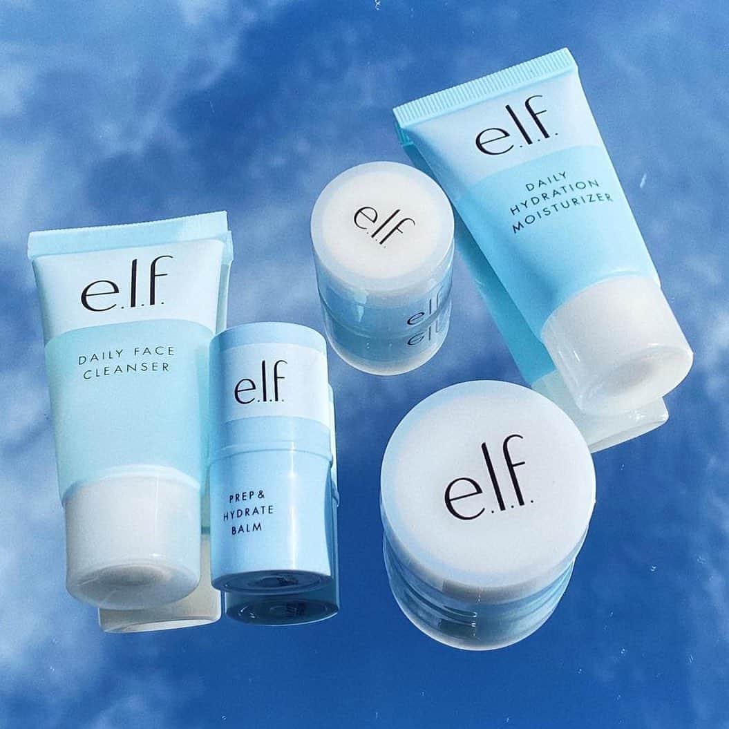 e.l.f.さんのインスタグラム写真 - (e.l.f.Instagram)「Dreaming of jet setting off to vacation...☁️✈️ Our Jet Set Hydration Kit includes mini sizes of e.l.f. skincare for staying hydrated on the go or at home ✨  Jet Set Hydration Kit Includes:  💧Daily Face Cleanser 💧Prep and Hydrate Balm 💧Daily Hydration Moisturizer 💧Nourishing Night Cream  💧Illuminating Eye Cream   Tap to shop for $15! 📷: @diamond.atx #eyeslipsface #elfingamazing #elfcosmetics #crueltyfree #vegan」10月9日 3時11分 - elfcosmetics