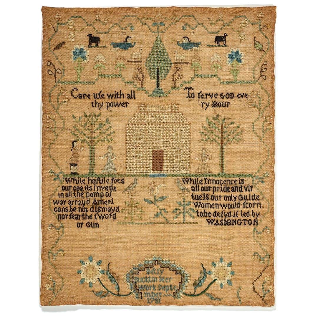 のインスタグラム：「This sampler from the 1780s gives us a glimpse into the world—and political views—of a girl growing up during the American Revolution. Besty Bucklin was 13 when she created this sampler in 1781.  Although her work has many of the common features of Rhode Island samplers—trumpeting angels with embroidered faces, queen stitch flowers, and a three-story house—its inscription expresses a political opinion. Here's what's on the sampler (slightly edited for clarity):   “While hostile foes our coasts Invade / in all the pomp of war arrayd / Americans be not dismayd nor fear the sword or gun / While Innocence is all our pride and virtue is our only Guide / Women would scorn to be defyd if led by Washington.”   In her verse, Bucklin pointed out that women were a political force that should not be discounted or unrecognized.  For Bucklin, their power lay in gathering public support for a cause, in her case George Washington—then commander of the Continental Army. Bucklin may have learned how to create this sampler at school, where girls sewed samplers to learn to read, write, and reason. (Needlework also provided a valuable skill that gave women and girls a way to make a living). In the 1700s, when the U.S. fought and won a war for its independence, girls' education was itself a revolutionary concept. Until then only a few men were educated, if they were merchants, lawyers, or leaders. Democracy changed that. As future mothers, many believed that girls needed an education to raise the next generation of citizens.   But it’s complicated. School was only available to a small number of girls in the early United States. Check out our other post today to learn more.    Intrigued by Bucklin’s sampler? Join us for the virtual opening of our new exhibition, Girlhood: It’s complicated, tonight (Thursday, October 8) at 7 pm EDT (registration link in bio). You’ll get to see many more of the fascinating objects that will be on display in the exhibition.   #BecauseOfHerStory #AmericanHistory #GirlhoodHistory #GirlHistory #Girlhood #WomensHistory    Girlhood: It's complicated received support from the Smithsonian American Women’s History Initiative.」