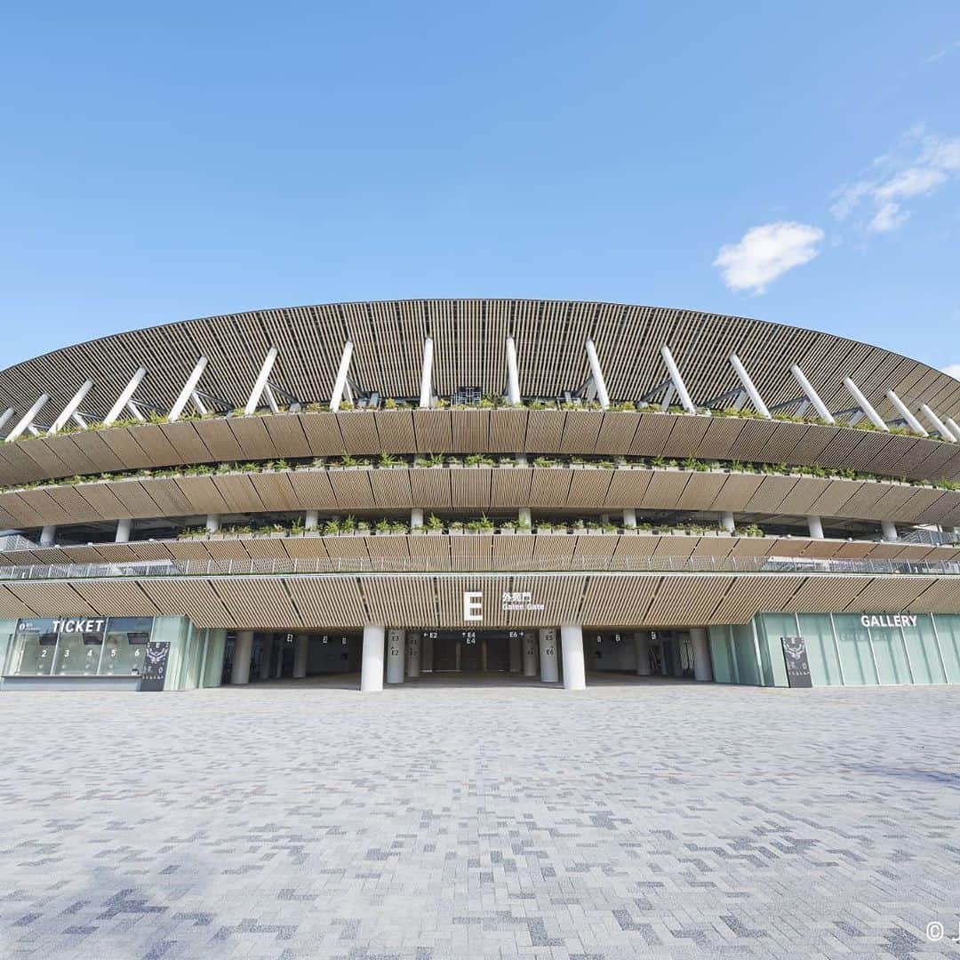2020年東京オリンピックさんのインスタグラム写真 - (2020年東京オリンピックInstagram)「Happy Wood Day in Japan! 🪵🎇   To celebrate #Tokyo2020 wants to showcase some of the incredible venues and buildings we have created with locally sourced wood 🏟️♻️ #Sustainable   ✅Ariake Gymnastics Centre (1 to 4) ✅Ariake Arena (5 and 6) ✅Olympic Stadium (7) ✅Athlete Village Plaza (8 to 10)  📷 Photos by Tokyo 2020 / Uta MUKUO and Shugo TAKEMI 📷 Japan Sports Council ©」10月8日 18時50分 - tokyo2020