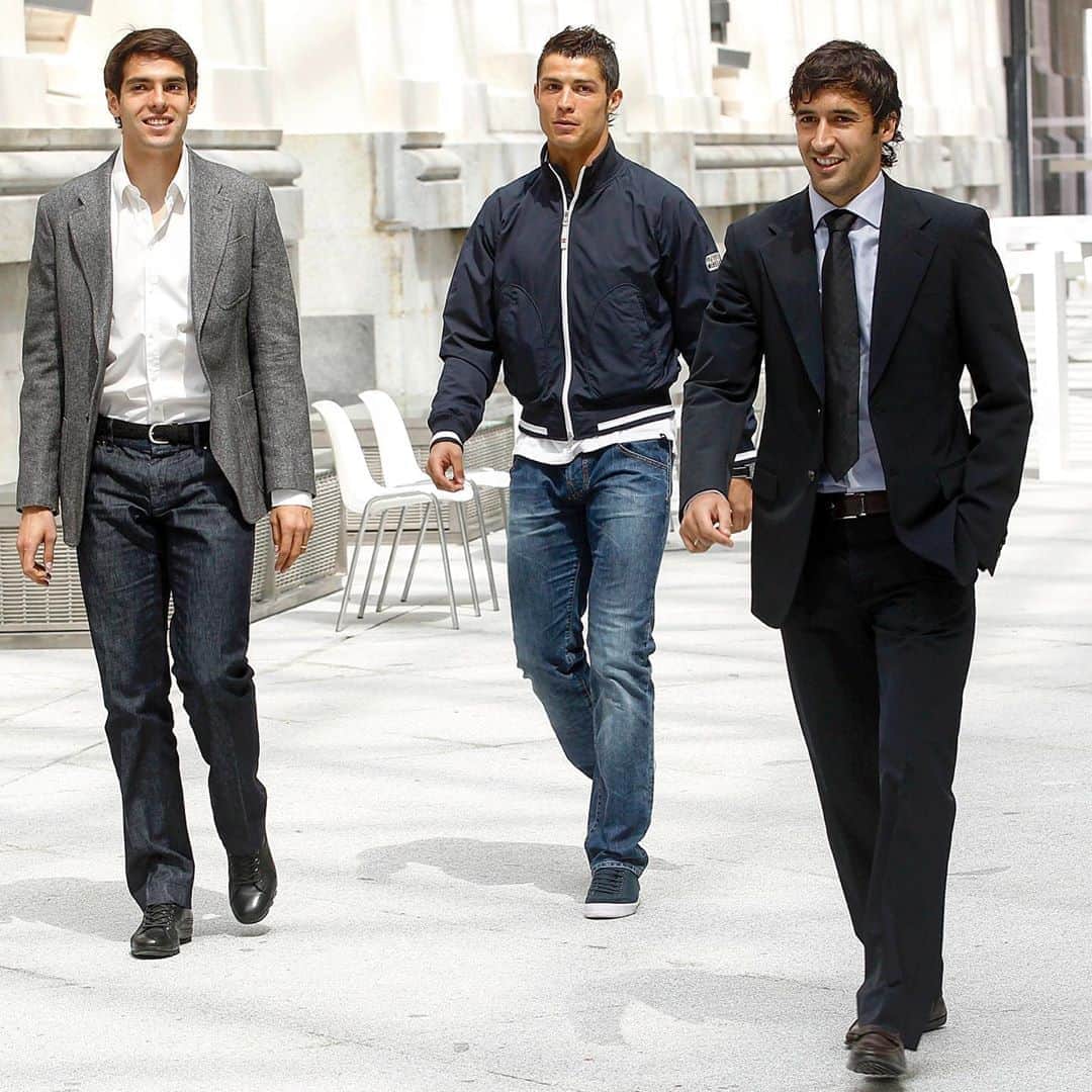 UEFAチャンピオンズリーグさんのインスタグラム写真 - (UEFAチャンピオンズリーグInstagram)「🔥 Kaka. Ronaldo. Raúl. 🔥  Name your favourite footballing trio 👇👇👇  #UCL」10月8日 19時07分 - championsleague