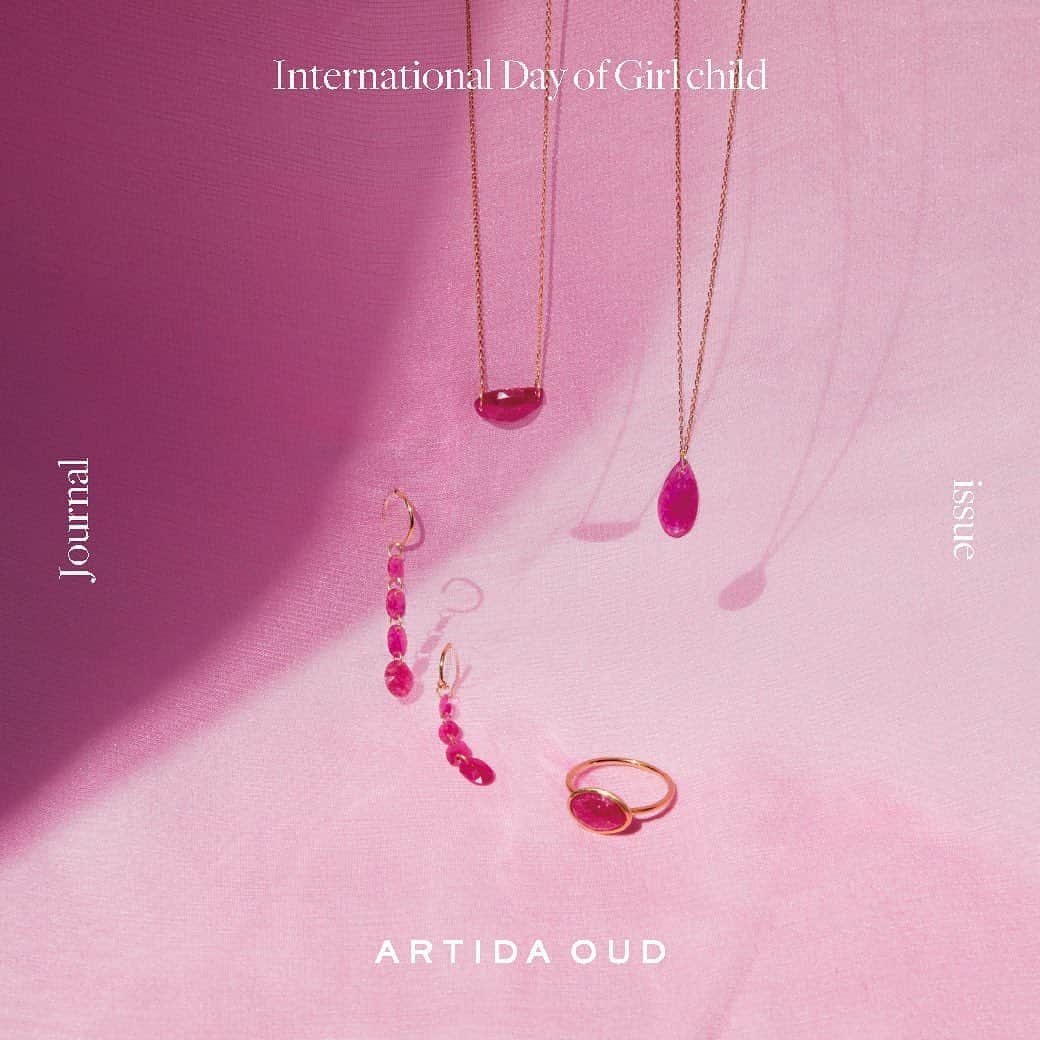 ARTIDA OUD／アルティーダ ウードさんのインスタグラム写真 - (ARTIDA OUD／アルティーダ ウードInstagram)「“kale”チャリティコレクション、ピンクの“lotus”、“I am”ドネーションプロジェクト ――3つのコレクションで今年も「国際ガールズ・デー」に賛同します﻿ ﻿ ﻿ 10月11日は「国際ガールズ・デー」。﻿ 「女の子の権利」や「女の子のエンパワーメント」の促進を国際社会に呼びかける日で、国際NGOプラン・インターナショナルの働きかけを受け、国連によって定められました。この日、世界各地で女の子自らが声をあげ、彼女たちを応援するイベントやアクションが行われます。﻿ @planinternationaljapan﻿  #BecauseIamaGirl2020﻿ ﻿ ARTIDA OUDはブランドをローンチした一昨年より、このイベントに賛同し、チャリティコレクション“kale”を販売してきました。﻿ ﻿ “kale”は、美と優雅を司る女神。﻿ 神々に精神的な優美さも与えた娘たちからインスピレーションを得たシリーズです。﻿ ﻿ 今年はこの“kale”に加え、“lotus”と“I am” Donationの2つのコレクションから限定デザインを発売。﻿ ﻿ 赤とピンクに煌めくジュエリーで、インドの女の子たちを応援します。﻿ ﻿ ISSUEはプロフィールリンクから﻿ @artidaoud﻿ ﻿ issue by Mariko Abe﻿ @axunfeng﻿ ﻿ ﻿ （左上から時計回りに）﻿ [kale] K10YG sliced ruby necklace﻿ 38,500yen (with tax)﻿ [kale] K10YG sliced ruby necklace﻿ 38,500yen (with tax)﻿ [kale] K10YG sliced ruby ring﻿ 38,500yen (with tax)﻿ [kale] K10YG sliced ruby drops pierced earring﻿ 39,600yen (with tax)」10月8日 19時00分 - artidaoud