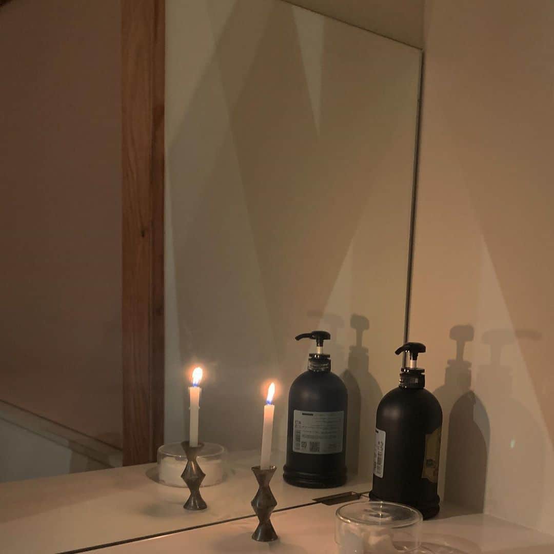 泉見祐希のインスタグラム：「💆🏻‍♀️🕯」