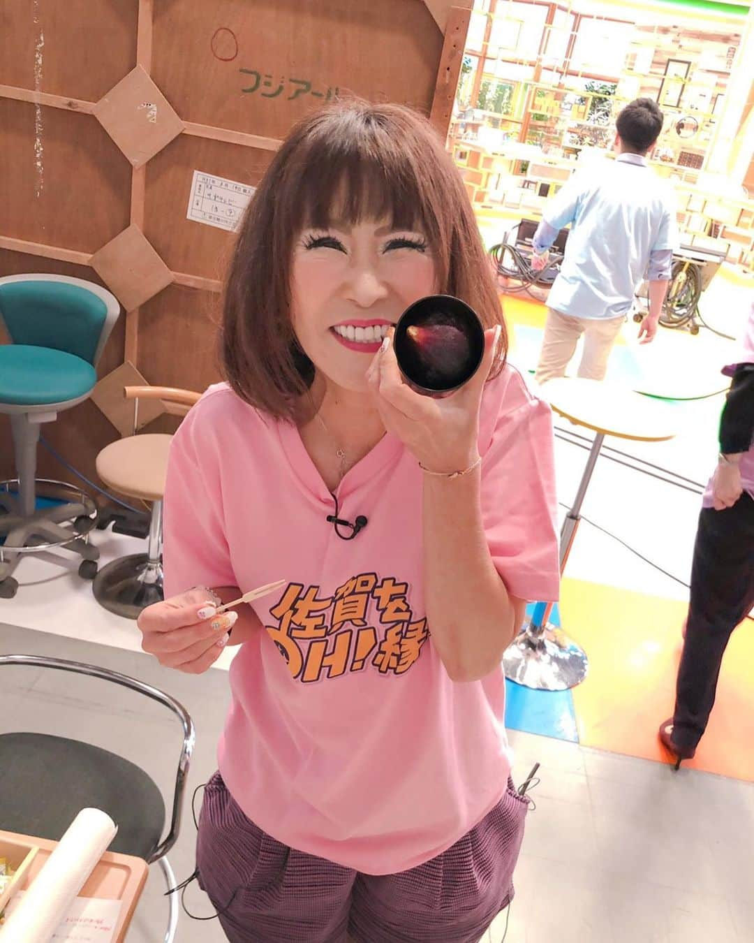 岩本初恵さんのインスタグラム写真 - (岩本初恵Instagram)「サガテレビ📺 試食がいっぱい 秋のスイーツ🍨🍮🍰 幸せ  学び舎 亡き父の言葉です 頭がいい人より　  権力を持っている人より 世渡りがうまい人より  素直に変化できる人が 本当の人徳者と 言っておりました  そして あ・い・う・え・お　で 生きる事  あ、愛を持って い、命を大切に う、運の向く生き方で え、縁を広げていけるように お、恩を忘れない  これさえ気をつけて 沢山の皆様に 可愛がって頂けるように 生きていきなさい 深い父の教えでした  YouTubeチャンネル はっちゃんアカデミーでも 父からたくさん 教えてもらった 学びをアップしてます  仕事や恋愛 人間関係を良くするコツと たくさんアップ しておりますので ぜひご覧くださいね  はっちゃんアカデミーは インスタのプロフィールの リンクから ご覧いただけます^_^  そしてオンラインサロンも 盛り上がっております 今日は今から 自宅に帰って 生ライブ配信です  サロンの皆様の 質問やお悩みなどに お答えしております  オンラインサロンの情報も インスタのプロフィールの リンクから ご覧いただけます^_^  #今日のコーデ #愛しとーと #テレビ #生放送 #ユーチューブ #ユーチューバー #はっちゃんアカデミー #youtuber好きな人と繋がりたい #チャンネル登録 #コラーゲン #長崎 #福岡 #熊本 #佐賀 #学び #五ケ山 #経営者 #オンラインサロン #aishitoto #instagood #good #Happy #instagram #fun #YouTube #YouTuber」10月8日 19時31分 - hatsue_iwamoto