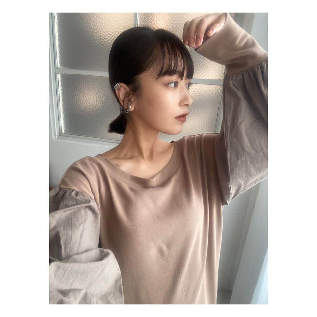 近藤千尋のインスタグラム：「YouTube、 スキンケアについてupしました👏👩❤️ 沢山のチャンネル登録 ありがとうございます😭❗️❗️  ずーーーーっと愛用しているSKIIの ライン使いの紹介や塗り込む方法、 肌年齢などもさらっと公開してます☺️笑 #近藤千尋のちぴちゅーぶ #スキンケア」