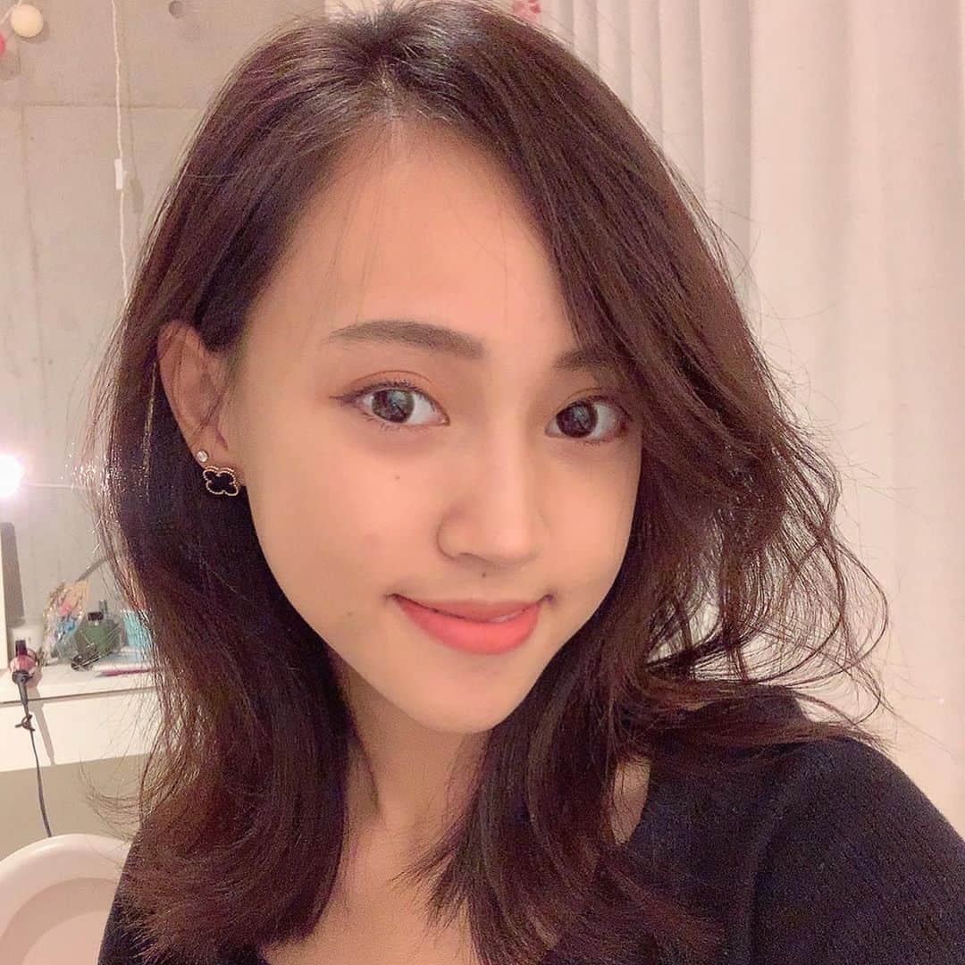 のインスタグラム：「雨だねぇ☔️ 気分上げるためにオレンジメイク🍊  #メイク　#3ce」