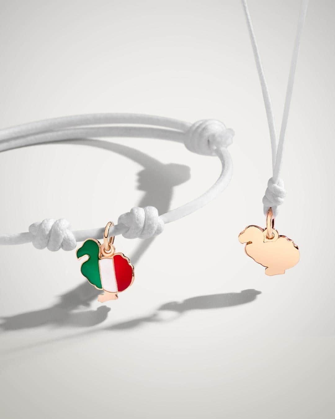 ドドさんのインスタグラム写真 - (ドドInstagram)「Italian Pride: a capsule collection of 4 DoDo charms designed to celebrate Italy. Crafted of rose gold and enamel in the colors of the Italian flag -- green, white, and red. Available only in Italy. ⁣ ⁣ #DoDoJewels #CharmingJewelry #DoDoItalianPride」10月8日 19時54分 - dodojewels