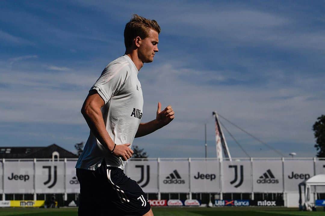 マタイス・デ・リフトのインスタグラム：「Heading to the last rehab phase @juventus 🙏🏼🔜」
