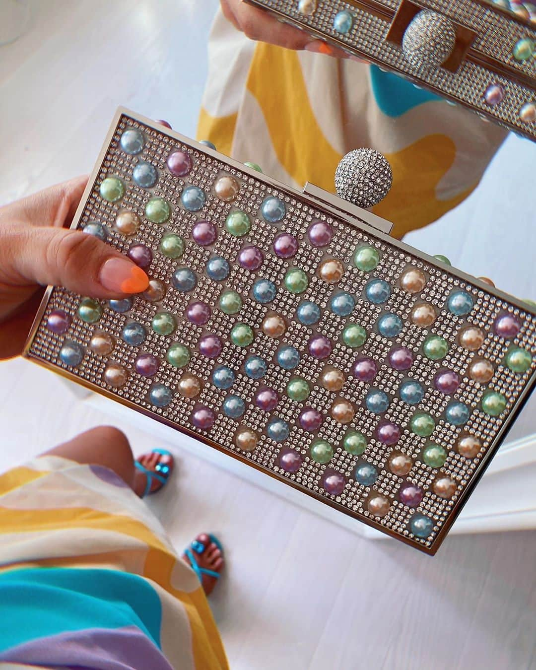 SOPHIA WEBSTERさんのインスタグラム写真 - (SOPHIA WEBSTERInstagram)「Crystals & pretty pastel pearls.. even my nails are in love! 🧡 ⁣  Our newest ‘Clara’ clutch is online now 💖 ⁣ 💅🏼- @bhambnails ⁣ ⁣ #SophiaWebster #SophiaWebsterBags」10月8日 20時08分 - sophiawebster