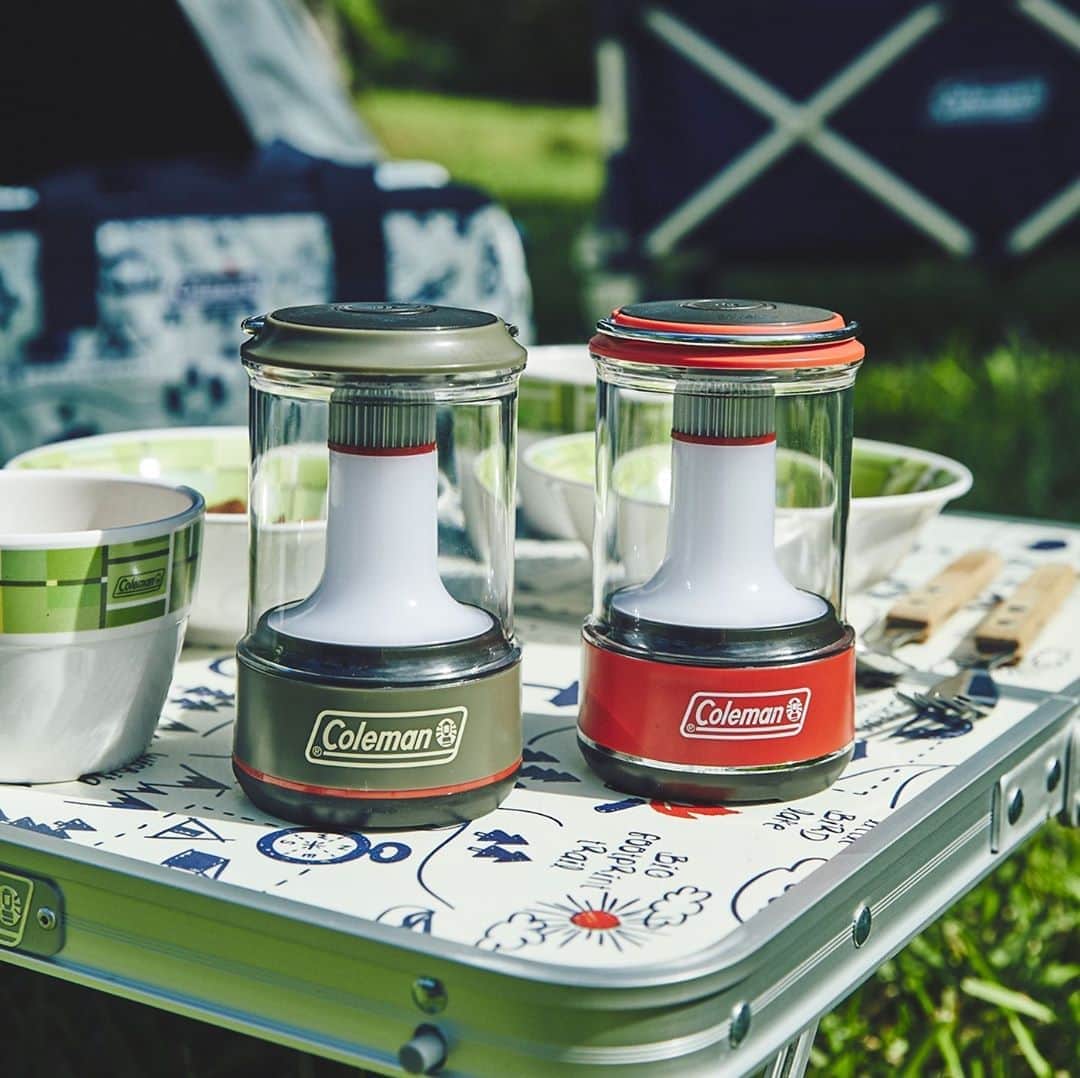 Coleman Japanのインスタグラム：「かわいいミニランタン。小さいながらもしっかりと明るく照らしてくれます💡  ・ 電池を入れたまま保管しても通電せず過放電を防止する「バッテリーガード™」なら、キャンプだけでなく停電や災害時などいざという時にも安心。 ・ ・ ・ #灯そうColeman #灯そうコールマン #灯そう #Coleman #コールマン #Lantern #ランタン #LEDランタン #Camp #キャンプ #Outdoor #アウトドア #バッテリーガード #防災グッズ」