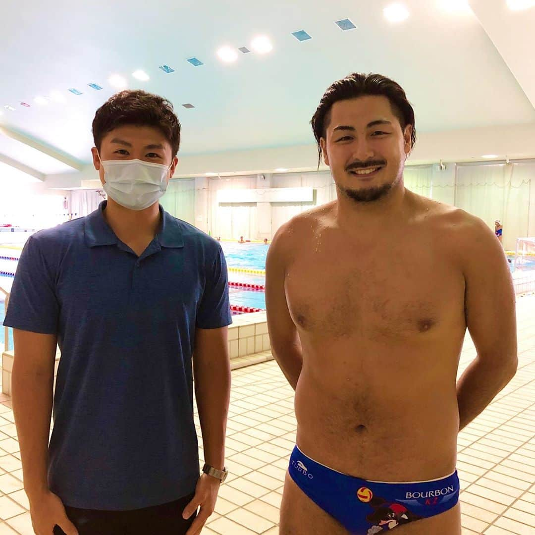 大角怜司さんのインスタグラム写真 - (大角怜司Instagram)「. 水球🤽‍♂️志水祐介選手  先月22日、水球東京オリンピック日本代表候補で、ブルボンウォーターポロクラブ柏崎に所属する、志水祐介選手を取材させていただきました！  リオオリンピックでは主将として、日本代表を32年ぶりの出場に導いた志水選手。 その後、様々な困難を乗り越え、 東京オリンピックに向けて奮闘する志水選手のいまの思いとは。  来週12日、「スーパーＪにいがた」のスポーツコーナー「ガッツリート」にて放送されます。 志水選手の熱い思いを是非ご覧ください！！！  #水球#🤽‍♂️ #志水祐介選手 #ポセイドンジャパン #ブルボンウォーターポロクラブ柏崎 #水球のまち#柏崎 #ブルボン #東京オリンピック #ux#新潟テレビ21 #スーパーjにいがた #ガッツリート #新潟#新人#アナウンサー」10月8日 20時01分 - ux_ogaku.reiji