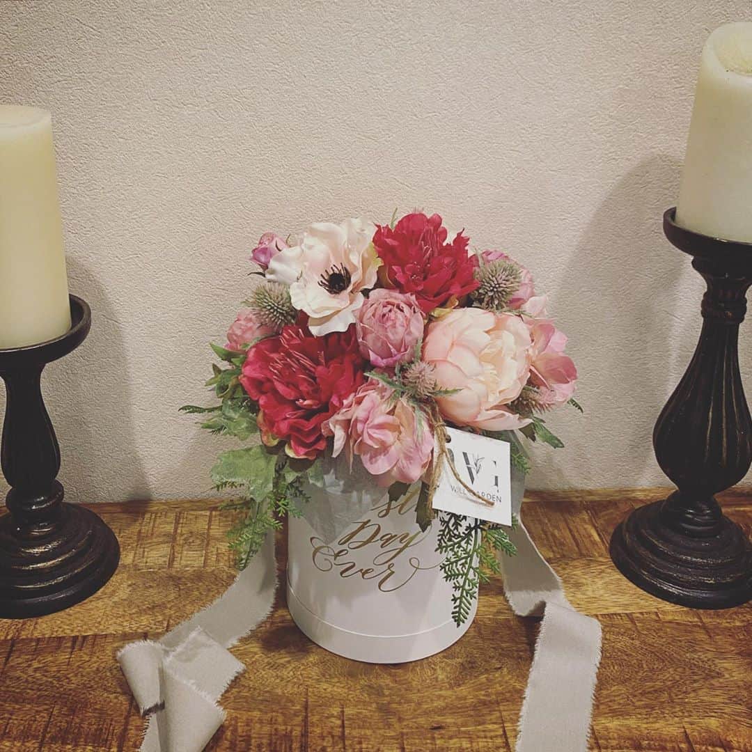 畑野ひろ子のインスタグラム：「@willgarden_official  アーティフィシャルbox🌹  #flowers #artificialflower #arrangement #gift #willgarden」
