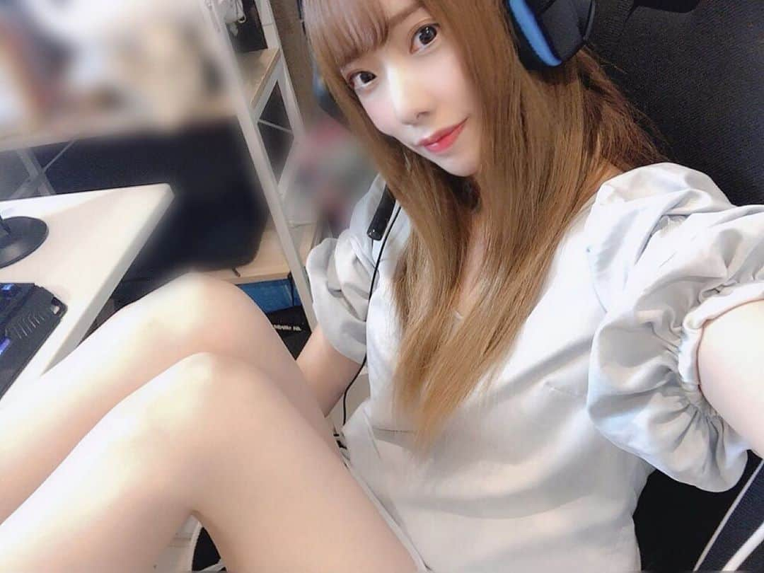 堀内華央理のインスタグラム：「Gaming gaming gaming all the way 🎮💻❤️❤️❤️  #kaorihoriuchi #堀内華央理 #bakusutesotokandaicchome #バクステ外神田一丁目 #idol #japaneseidol #tokyo #japan #streamer #twitchstreamer #game #아이돌 #게임 #트위치 #實況主 #偶像」