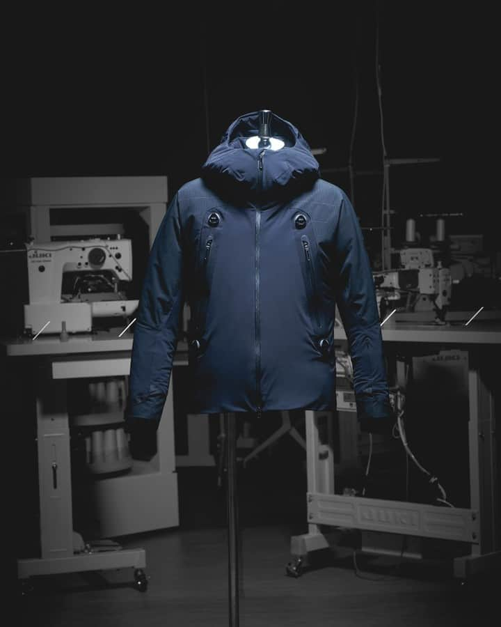 Descenteのインスタグラム：「"Less is more" -Adding isn't our way of inspiring.  #descente#descenteski#designthatmoves#skiwear#snowsports#20FW#デサント#デサントスキー」