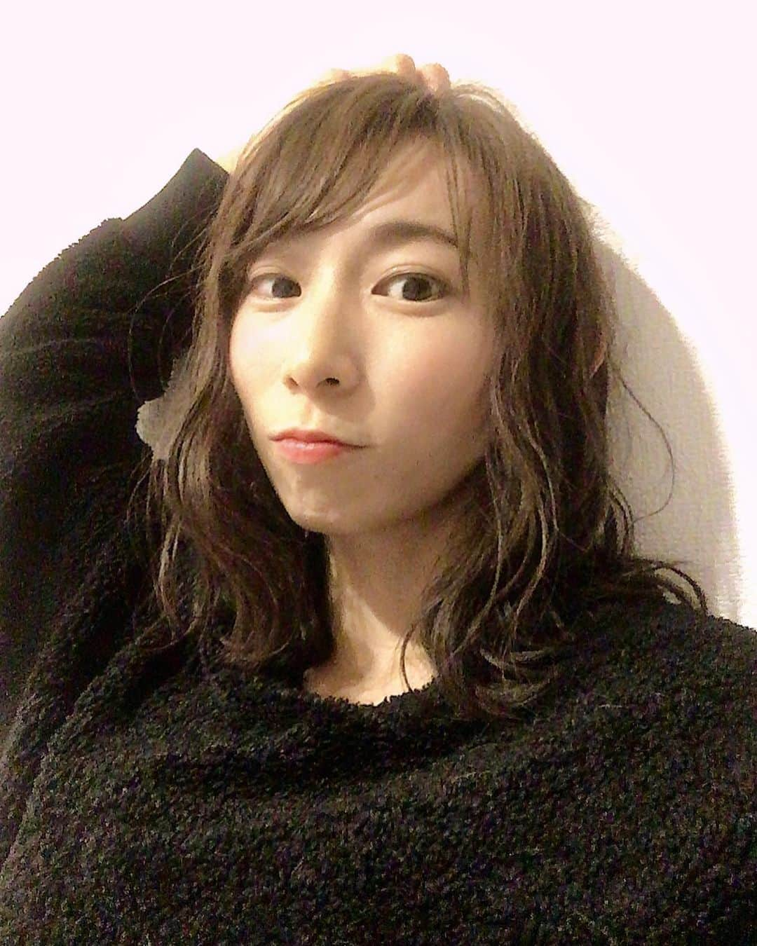 夢城えれんのインスタグラム：「だいぶ変わりました💇‍♀️❤️ 5年ぶりくらいに茶色☺️  #haircolorchange」