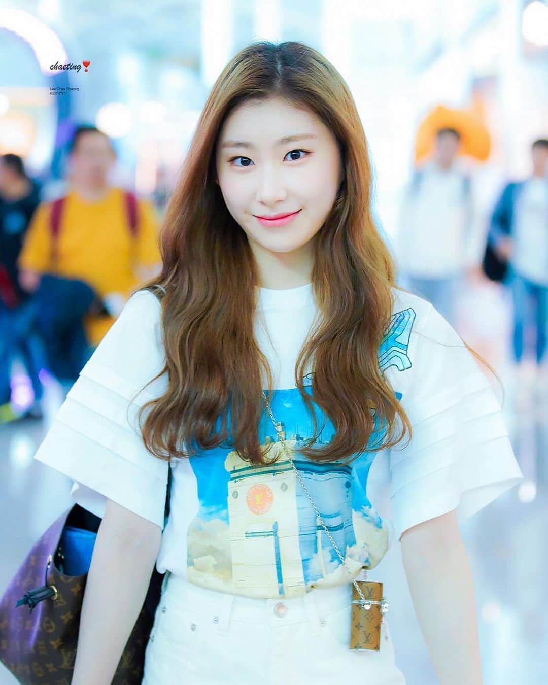チェリョンのインスタグラム：「an angel~💙✨ #있지 #ITZY #채령 #CHAERYEONG #MIDZY⁣⠀」