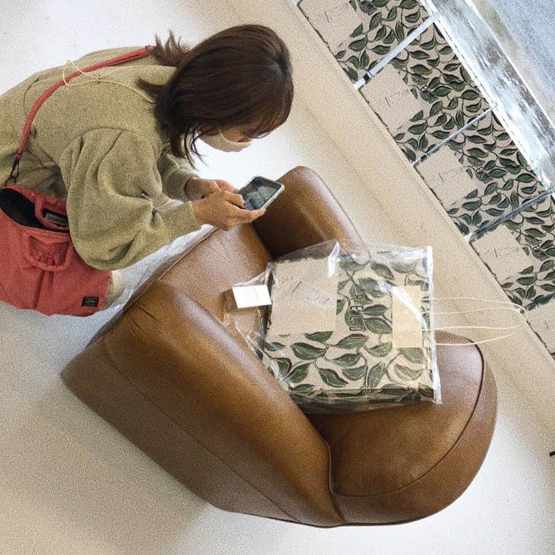 高橋愛さんのインスタグラム写真 - (高橋愛Instagram)「@reldi.jp 🌷 ㅤㅤㅤㅤㅤㅤㅤㅤㅤㅤㅤㅤㅤ ㅤㅤㅤㅤㅤㅤㅤㅤㅤㅤㅤㅤㅤ ㅤㅤㅤㅤㅤㅤㅤㅤㅤㅤㅤㅤㅤ たみさんが誘ってくれて 行ってきました🤍 ㅤㅤㅤㅤㅤㅤㅤㅤㅤㅤㅤㅤㅤ @harumiakane さん ありがとー！！！ ㅤㅤㅤㅤㅤㅤㅤㅤㅤㅤㅤㅤㅤ 素敵なお洋服に 素敵な香り 素敵な空間でした☺️🌏🙏🏻🌷 ㅤㅤㅤㅤㅤㅤㅤㅤㅤㅤㅤㅤㅤ オリジナルのフレグランス 作ったんだ🍓 ㅤㅤㅤㅤㅤㅤㅤㅤㅤㅤㅤㅤㅤ 使うの 楽しみだなぁ〜」10月8日 20時48分 - i_am_takahashi