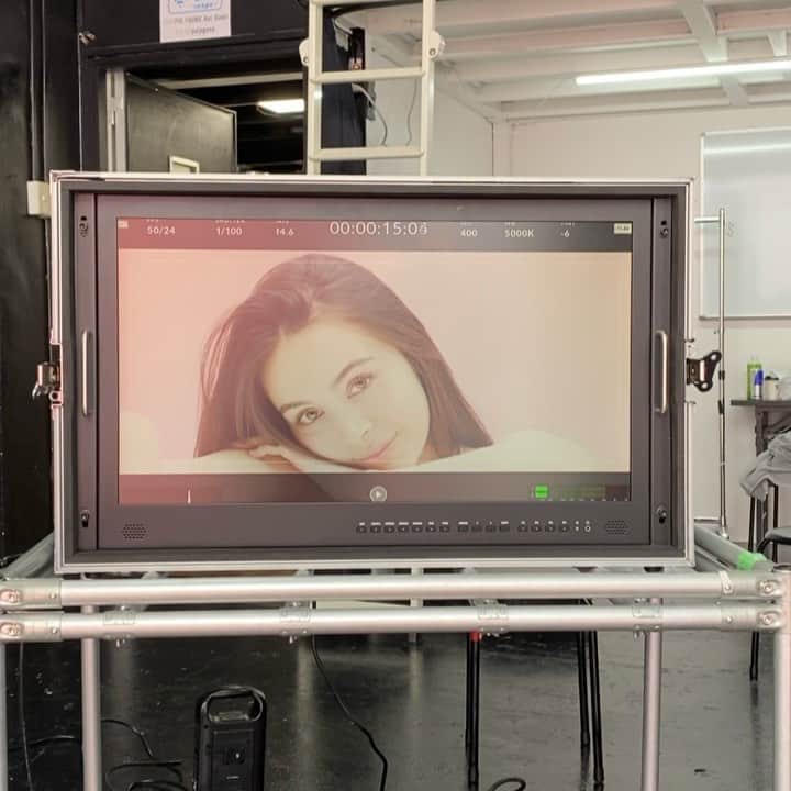 エレナ・アレジ・後藤のインスタグラム：「loading...」