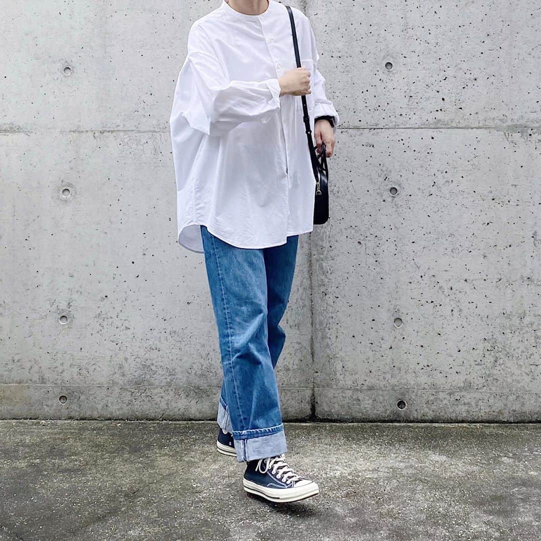 ryokoさんのインスタグラム写真 - (ryokoInstagram)「▪︎ . シンプル過ぎる白シャツとデニムのコーデ . . . shirt #graphpaper  bottoms #usedclothing #eurolevis501  bag #artsandscience  shoes #converse #ct70」10月8日 20時55分 - ryo___ka