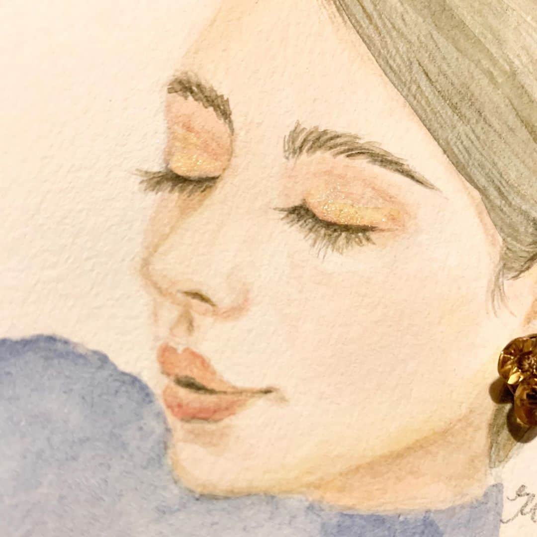 高杉さと美のインスタグラム：「金木犀メイク。 ゆっくり深呼吸🌿  #illustration  #artwork  #portrait  #植物のある暮らし  #金木犀 #香り #ビューティー #イラストレーション  #メイク #オレンジメイク #水彩 #呼吸」