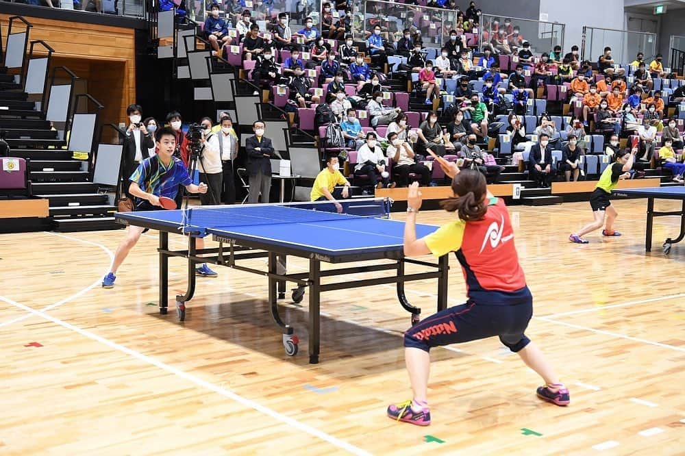 平野 早矢香さんのインスタグラム写真 - (平野 早矢香Instagram)「2020中学・高校3年生メモリアル卓球福岡大会🏓 ・ 時差投稿になりますが、先月末メモリアル卓球福岡大会で講習会をさせていただきました✨✨ 今はこういった状況の中で大会やイベントが次々と中止となっていますが、たくさんの方々のご協力により開催できたこととても嬉しく思っています‼️‼️ ・ トークイベント・技術講習・チャレンジマッチと盛り沢山でとても楽しかったです😄 今年の夏の大会がなくなり、モチベーションの維持が難しい選手がたくさんいると思います💦ですがぜひ、今回の大会と講習会をキッカケに次の目標に向かって頑張ってもらいたいなと思います💪 素敵なイベントに参加させていただきありがとうございました😊😊😊 ・ 明日10月9日(金)は #グッドモーニング  #テレビ朝日 #朝6時から出演です」10月8日 21時03分 - sayakahirano0324