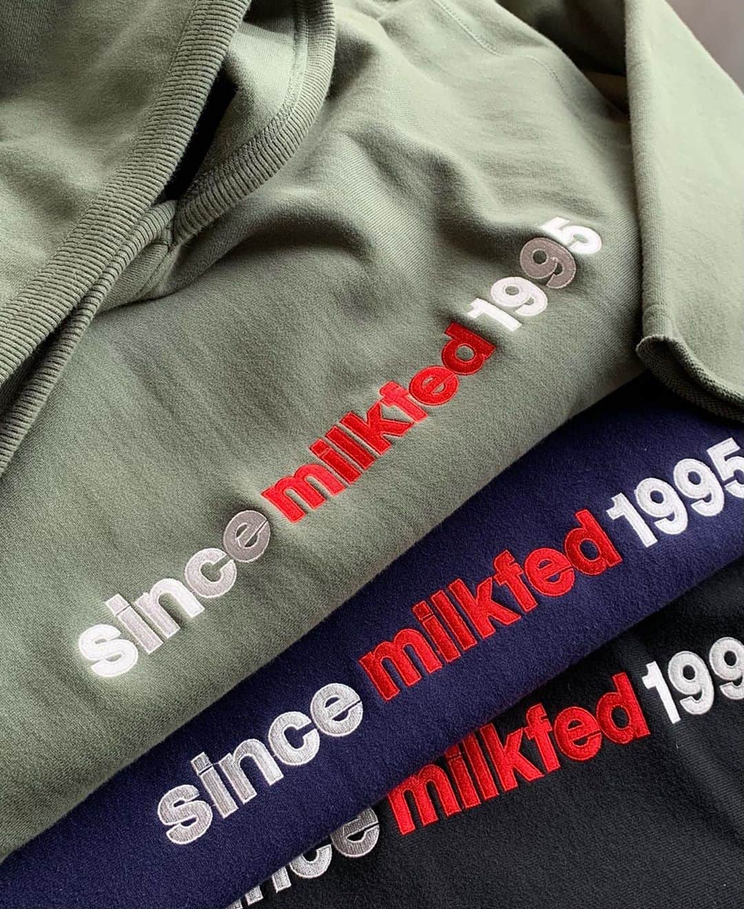 MILKFED.さんのインスタグラム写真 - (MILKFED.Instagram)「＼EMBROIDERY LOGO HOODIE／﻿  袖口はカットオフし、 脇にマチがあったりと ヴィンテージ仕様のデザインが魅力♥️  画像をタップして商品詳細をチェック🏷✔︎ ﻿ ┈┈通販サイトはこちら┈┈﻿ ・Official online store calif﻿ ・ZOZOTOWN ﻿ 悩んだときはお気に入り登録！﻿ ┈┈┈┈┈┈┈┈┈┈┈┈┈﻿﻿ ﻿ #milkfed #milkfedjp﻿ #ミルクフェド ﻿ #ガーリーストリート」10月8日 21時03分 - milkfedjp