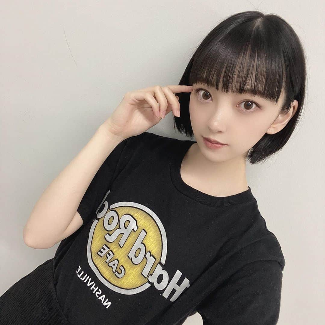 堀未央奈さんのインスタグラム写真 - (堀未央奈Instagram)「🧨  服もメイクも " 今日の自分が1番最高な自分 " になるための 魔法だと思っています、  着たい服を着て したいメイクをする💄  ♡  明日も素敵な日になりますように．  #乃木坂46 #堀未央奈」10月8日 21時03分 - horimiona_official