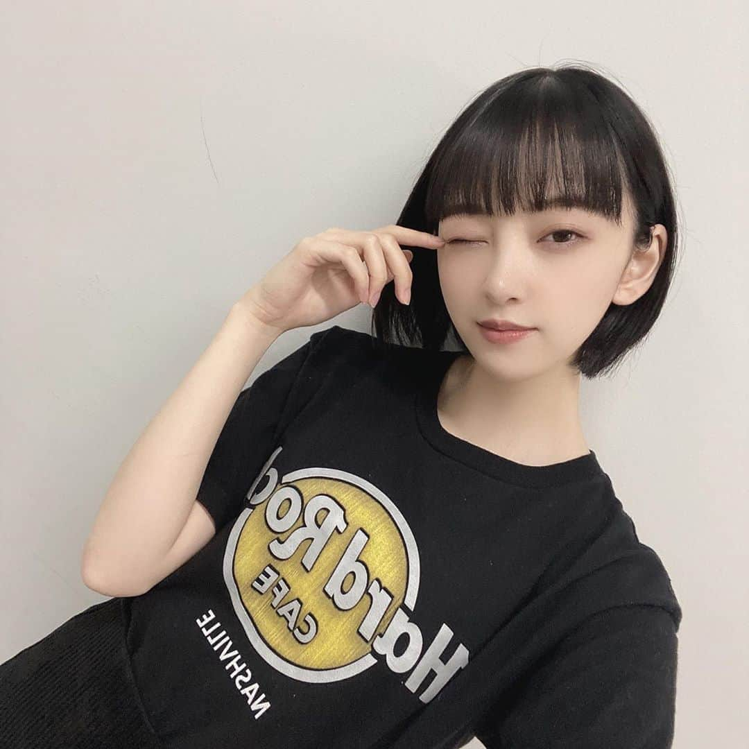 堀未央奈さんのインスタグラム写真 - (堀未央奈Instagram)「🧨  服もメイクも " 今日の自分が1番最高な自分 " になるための 魔法だと思っています、  着たい服を着て したいメイクをする💄  ♡  明日も素敵な日になりますように．  #乃木坂46 #堀未央奈」10月8日 21時03分 - horimiona_official