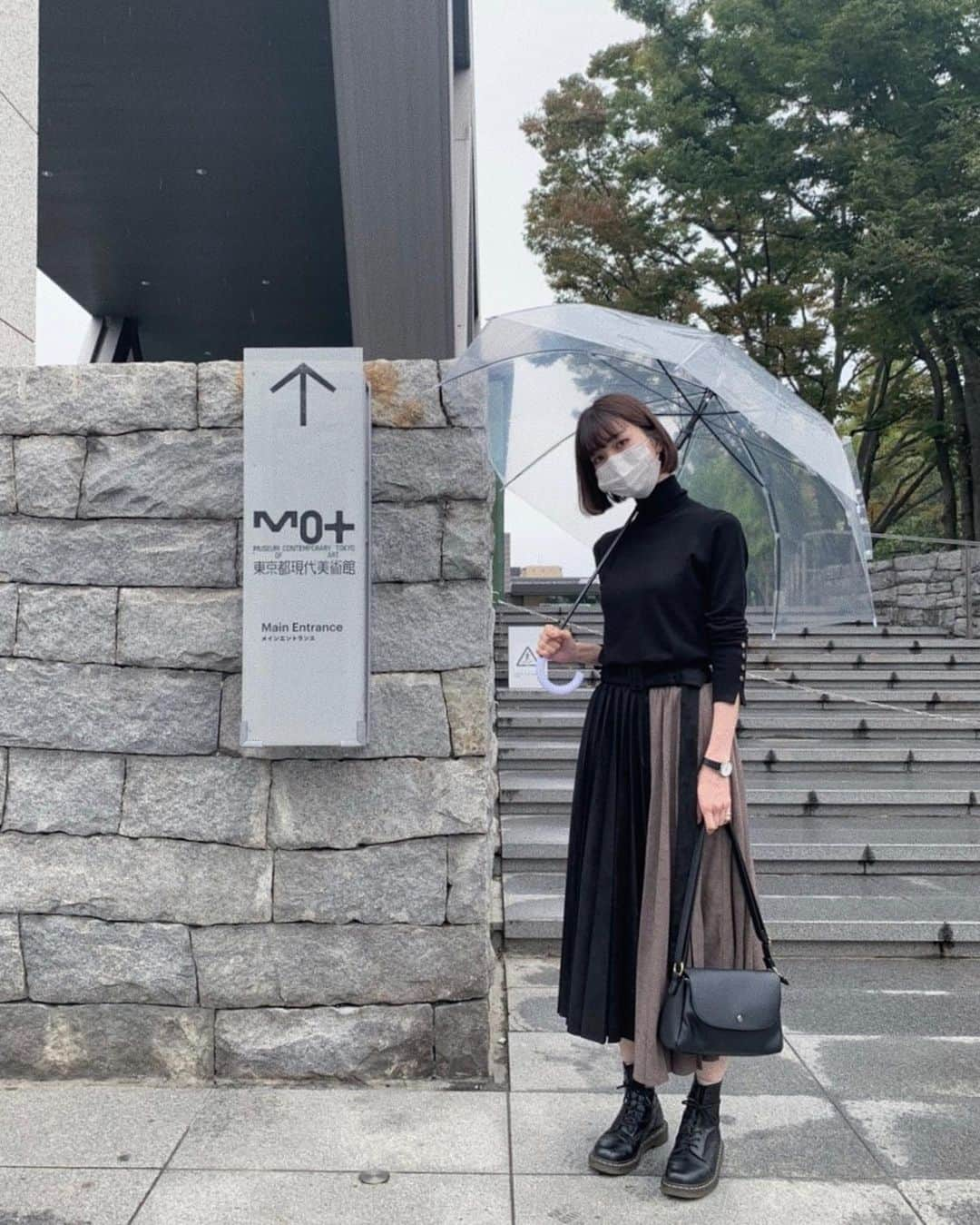 うちだゆうほさんのインスタグラム写真 - (うちだゆうほInstagram)「#ootd﻿ ﻿ 休館でした🥴﻿ ﻿ tops : zara﻿ skirt : Nora Lily﻿ bag : Nora Lily﻿ boots : Dr.Martens  #noralily #nora_lily #zara #drmartens #骨格ナチュラル」10月8日 21時04分 - uchidayuho