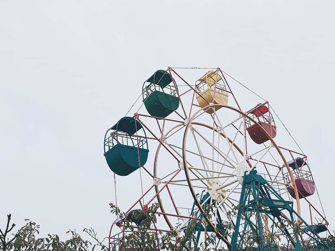 児玉祐莉乃のインスタグラム：「🎡☺️  #観覧車#昭和レトロ#養老ランド#養老#おりべネットワーク#おりべチャンネル#岐阜県#岐阜観光#写真#picture#写真すきな人と繋がりたい#カメラ#カメラ女子#Ferriswheel#관람차」