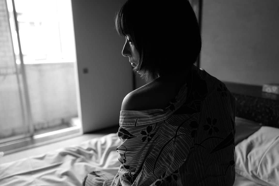 しじみさんのインスタグラム写真 - (しじみInstagram)「#ポートレート #Leica #東京 #portrait #カメラ #モノクロ　#photography #モデル募集 #camera」10月8日 21時08分 - amcche