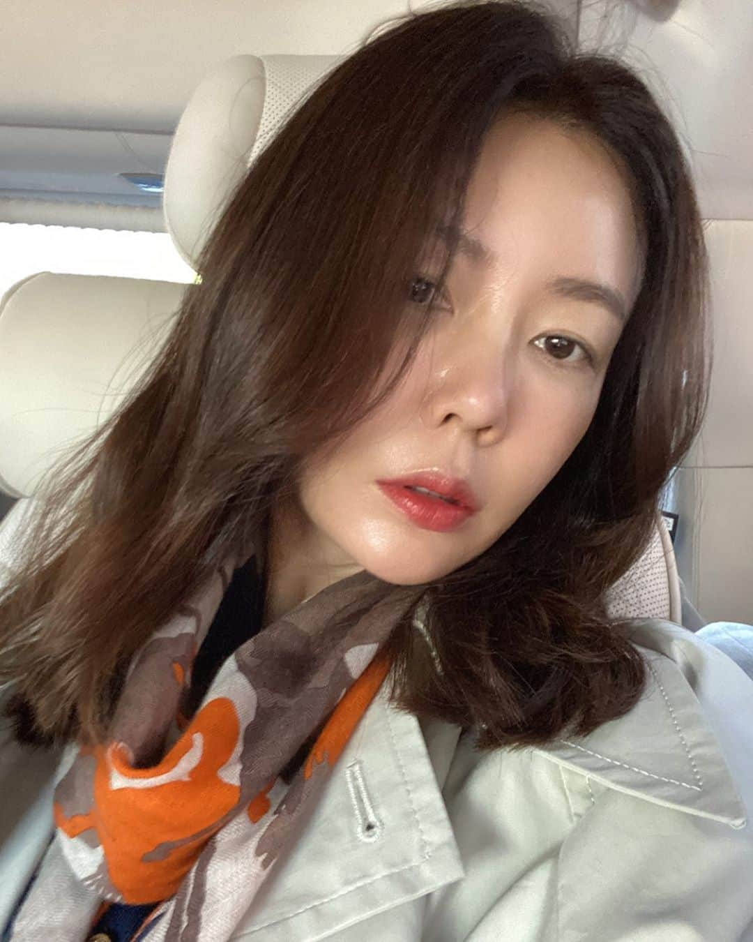 アン・ソニョンさんのインスタグラム写真 - (アン・ソニョンInstagram)「#가을맞이  #긴단발 #헤어컷 #hairstyle by @2my_my」10月8日 21時13分 - anney_an_love