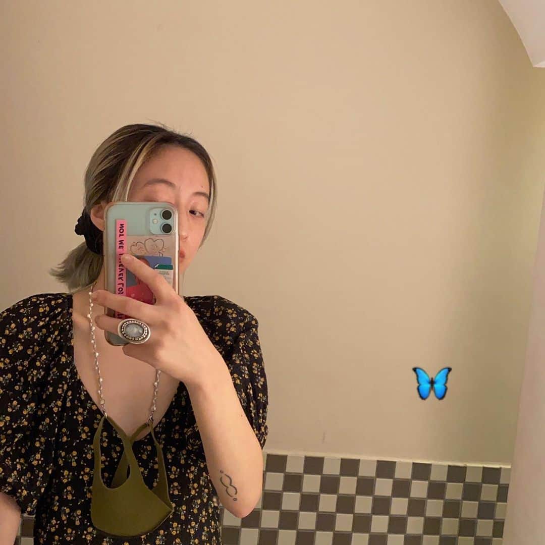 のインスタグラム：「🦋🦋🦋 顔 、、」