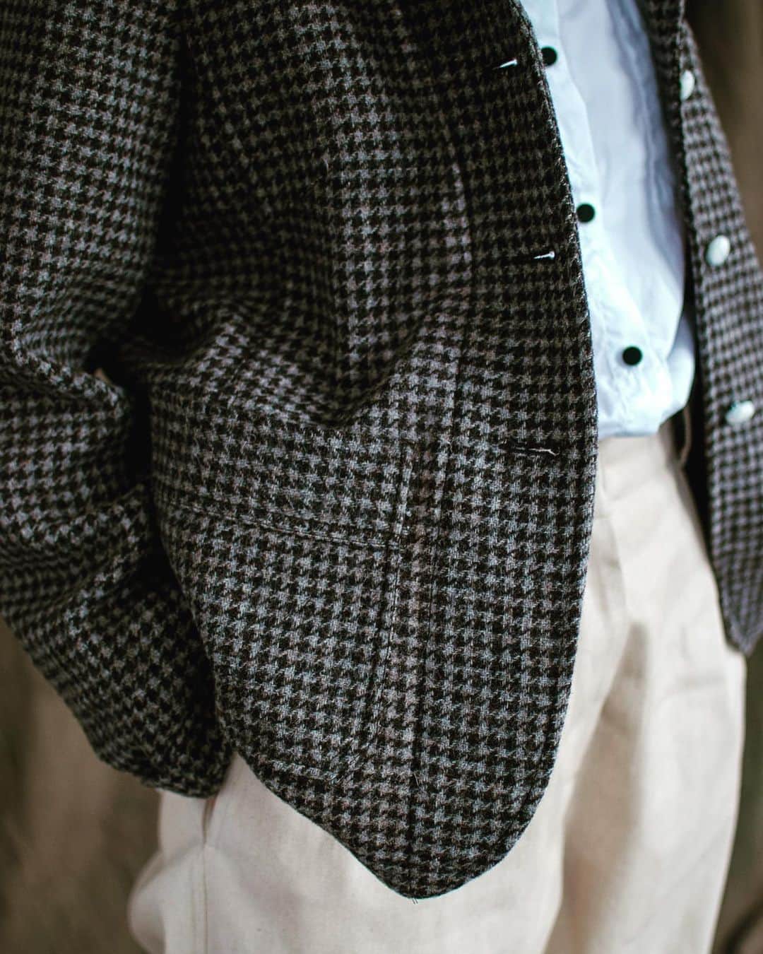 コレニモさんのインスタグラム写真 - (コレニモInstagram)「Colenimo Work Jacket. Fabric from Yorkshire Wool and cotton. Made in north London factory🥰✨ #colenimo #workjacket #madeinengland #colenimoshop #columbiaroad #コレニモ　#英国製」10月8日 21時16分 - colenimo