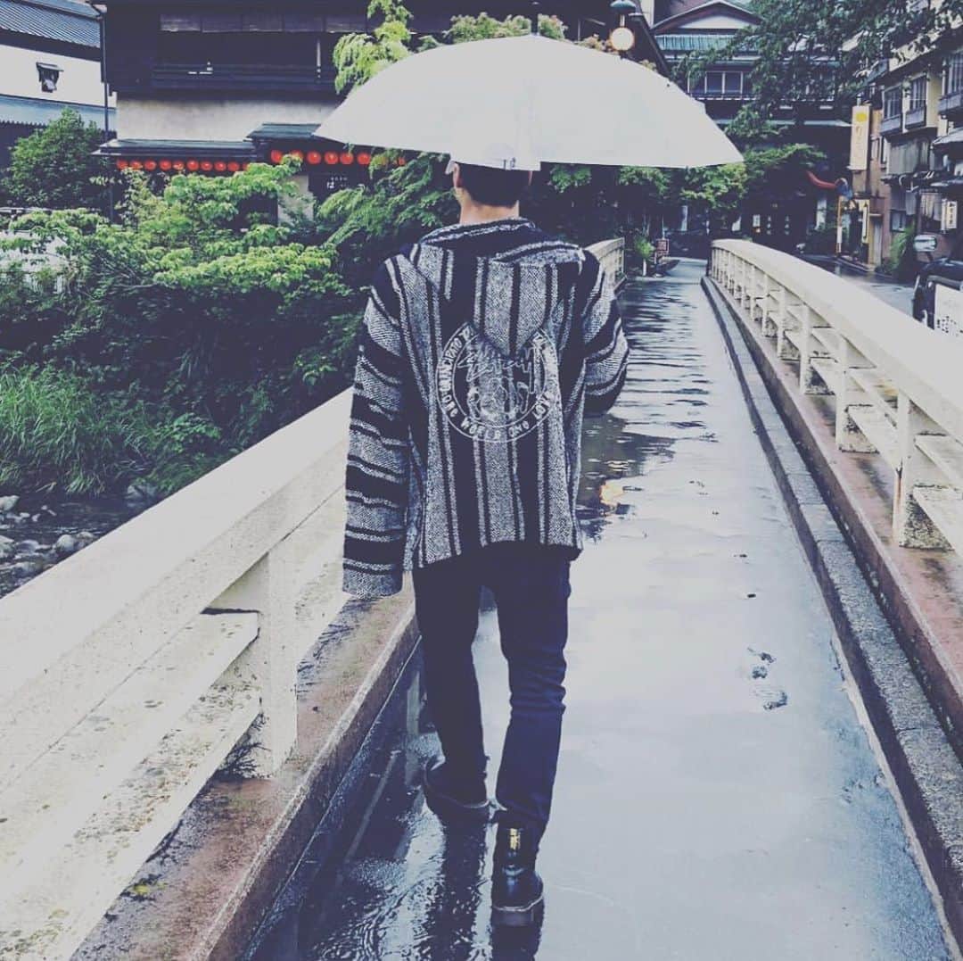 のインスタグラム：「悪くない☔️ #stussy#drmartens #ビニール傘」