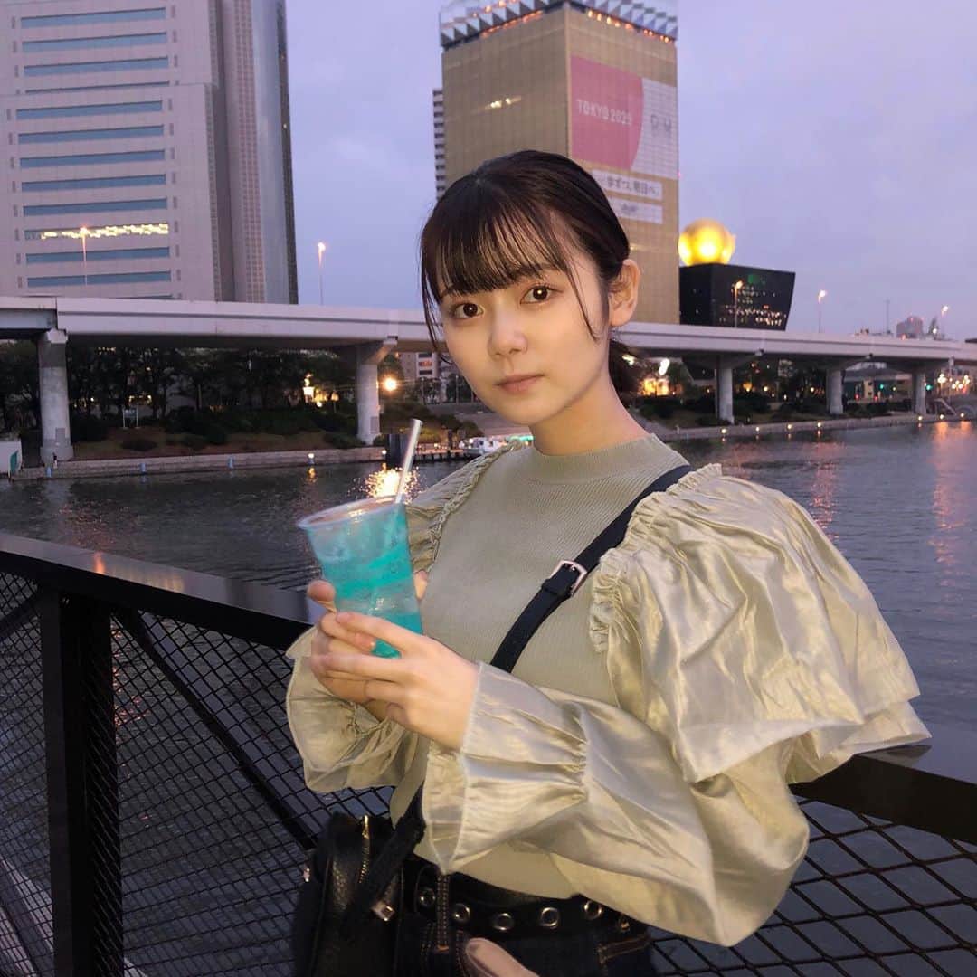 のインスタグラム：「急に寒くなったので衣替えをしてたんですけど、 ちょっと前に断捨離にハマり冬服を捨てすぎたことにちょこっとだけ後悔しています笑 そういうこともある！ ・ ・ このトップスはZARAで見た瞬間買うって決めたやつ〜〜   #zara #浅草 #衣替え #断捨離」