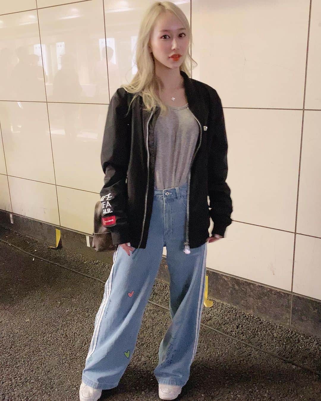 のインスタグラム：「. 一気に寒いね🤧 みんな風邪引かないように気をつけてね🤧🤧 . #ootd #1you #わんゆー　#balr #adidasoriginals」