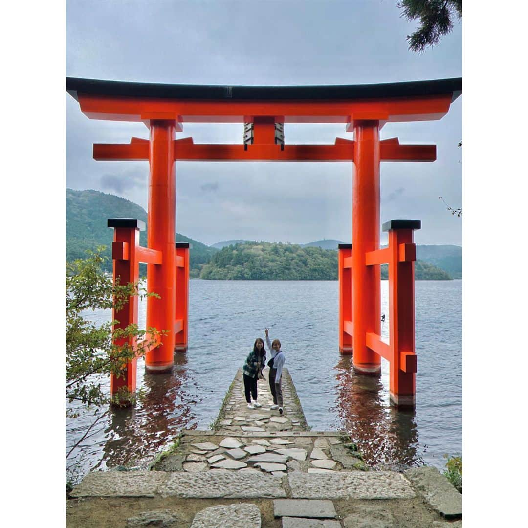 浅倉カンナさんのインスタグラム写真 - (浅倉カンナInstagram)「♨️箱根旅行♨️ お母さんがずっと行きたいって言ってた旅行に行けました！ はじめての2人旅行。 なんだか大人になったなぁ。と感じました😂 リフレッシュできたし、良い気をたくさんもらえたので また明日から頑張ります🌿 #箱根旅行 #箱根温泉 #箱根神社 #大涌谷  #箱根彫刻の森美術館 #箱根ガラスの森美術館  #skyticket #スカイチケット @skyticket.jp」10月8日 21時50分 - a_kanna_