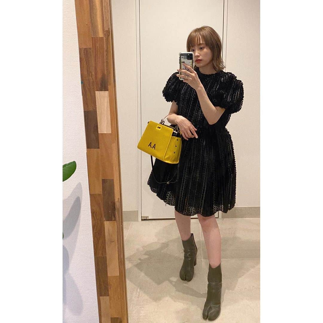 高橋愛さんのインスタグラム写真 - (高橋愛Instagram)「載せてなかった、たかはし。 ㅤㅤㅤㅤㅤㅤㅤㅤㅤㅤㅤㅤㅤ ㅤㅤㅤㅤㅤㅤㅤㅤㅤㅤㅤㅤㅤ #fendi #peekaboobar #AA #今日のたかはし #いつかのたかはし #半袖懐かしい🤣 #誕生日コーデ」10月8日 22時10分 - i_am_takahashi