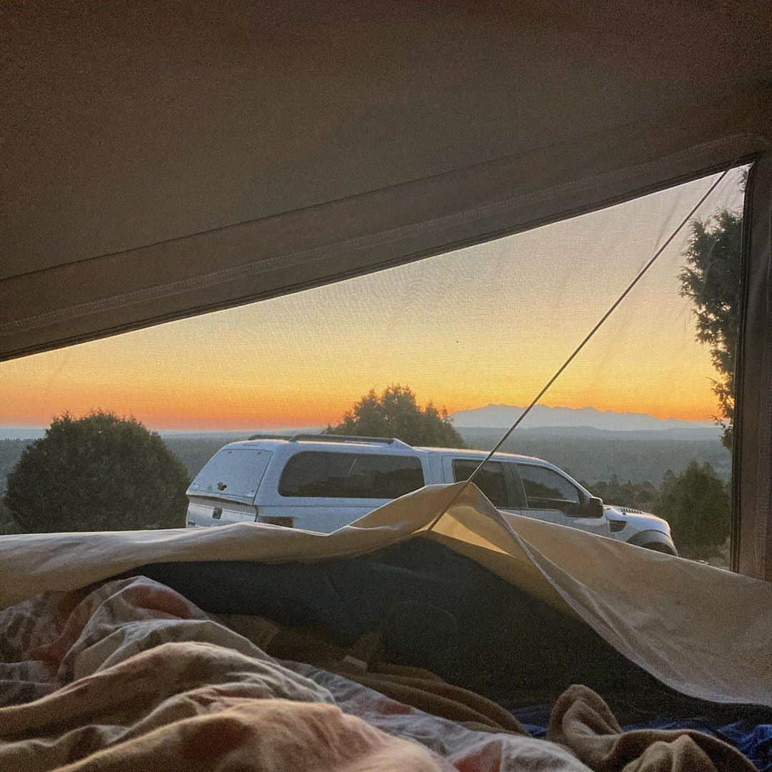 のインスタグラム：「Destination breakfasting.   #someonestartthecoffee #1,2,3 not it」