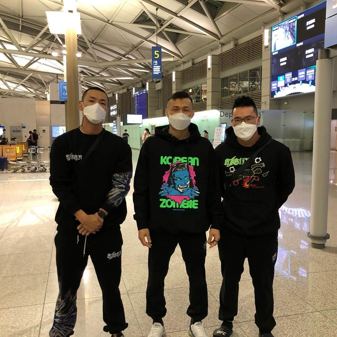 ジョン・チャンソンのインスタグラム：「내가 어느정도의 그릇인지, 한번 보자.🔥✈️✈️✈️ #abudhabi #ufc #koreanzombie」