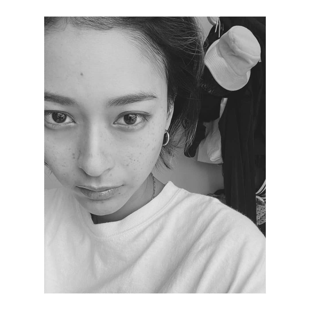 松本瞳のインスタグラム：「. ⚪️⚫️」