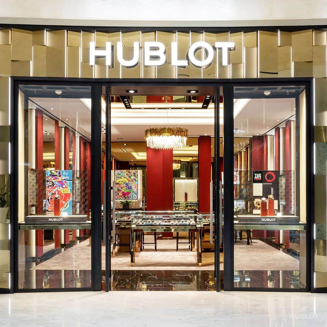 ウブロさんのインスタグラム写真 - (ウブロInstagram)「We are delighted to announce the opening of two new Hublot Boutiques in #China #Hanghzou and #Guangzhou! #HublotBoutique」10月8日 22時22分 - hublot