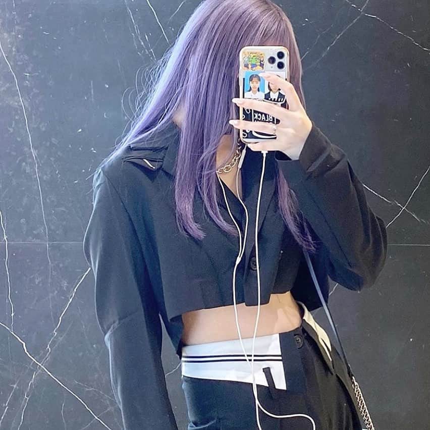 原涼香のインスタグラム：「お客様shot ✔︎ ワンホン🇨🇳みたいなA/W fashionにも 映えるうすーいパープル🤍 ㅤㅤㅤㅤㅤㅤㅤㅤㅤㅤㅤㅤㅤ」