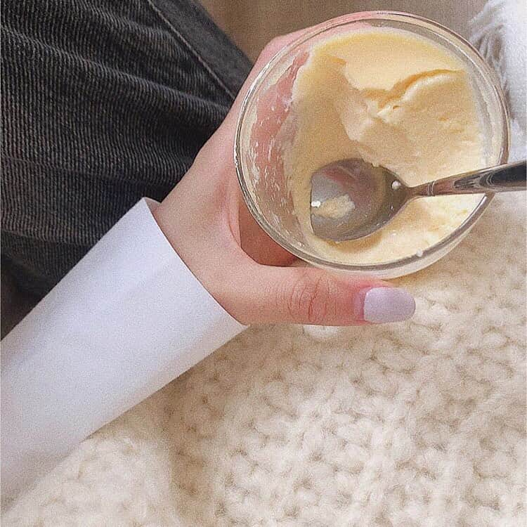 Arika Kuriharaさんのインスタグラム写真 - (Arika KuriharaInstagram)「. ice cream♡🍨 . . たまにむっちゃ食べたくなる😋 . . #icecream #yummy  #멋스타그램　#데일리코디　#패션 #뷰티스타그램　#메이크업」10月8日 22時25分 - arika_0002