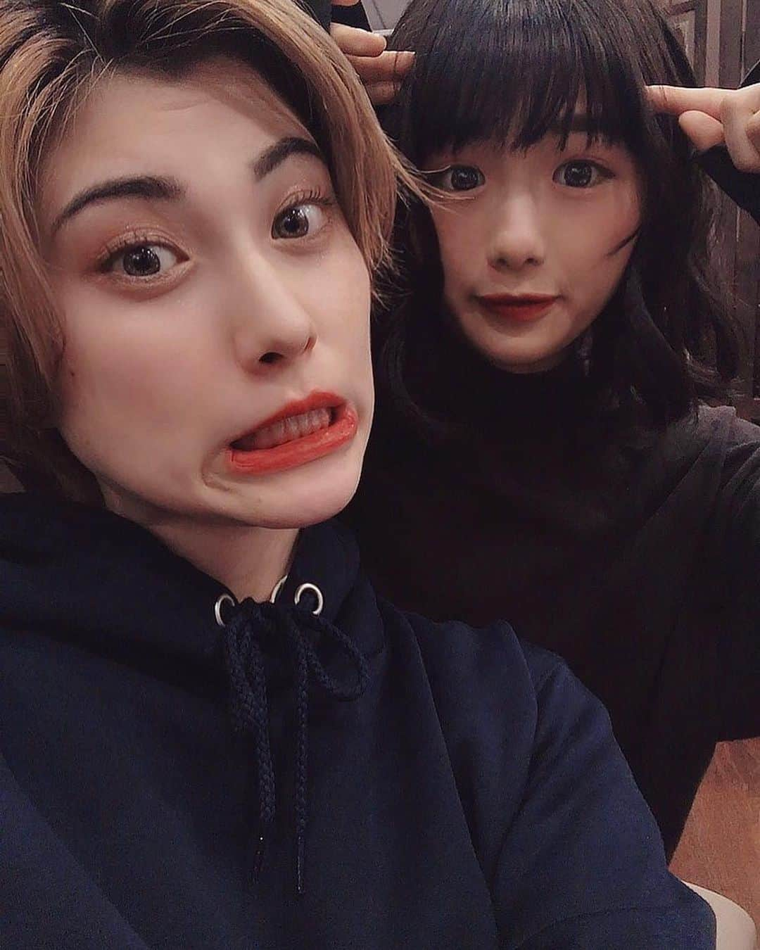 藤原琴音さんのインスタグラム写真 - (藤原琴音Instagram)「.  4年コンビ✌️ いつも一緒にやろってチャンスをくれる更紗ちゃん くりくりお目目とってもかわいいね、同い年だよ👶  ウェディングドレス一緒に着るのも2回目だから大丈夫かなってね😆  はやく会いたいね . #misstgucontest #ミス東北学院大学#チーム4年」10月8日 22時32分 - tgu_miss202