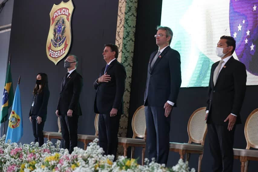 ジルマ・ルセフさんのインスタグラム写真 - (ジルマ・ルセフInstagram)「O Presidente Jair Bolsonaro participou da cerimônia de encerramento do curso de formação da Polícia Federal. Na ocasião, destacou a importância da instituição para a segurança pública do Brasil e lembrou que desde 2019 o país vem batendo recordes de ações contra o crime organizado.  Fotos: Marcos Corrêa/PR」10月8日 22時35分 - presidenciadobrasil