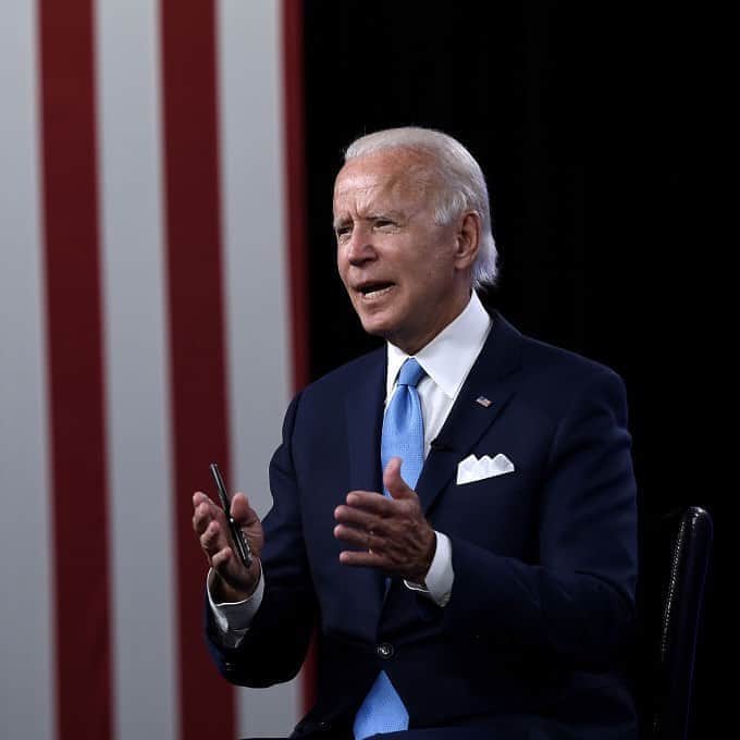ABC Newsさんのインスタグラム写真 - (ABC NewsInstagram)「JUST IN: @ABCNews will host a town hall with @joebiden moderated by @gstephanopoulos on October 15th. The primetime event will take place in Philadelphia where the former vice president will answer questions from voters.」10月9日 4時02分 - abcnews